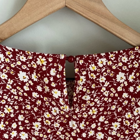 Women’s Size Small Red Floral Peplum Boho - Very Flowy! - Picture 5 of 7